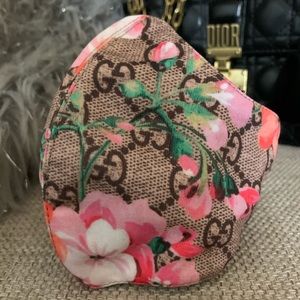 Style & Protection ( Fluid Resistant Mask )